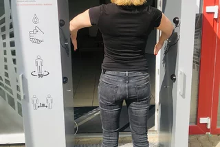 Dezinfekčná brána HANA spol.s.r.o. Dezinfekčná brána HANA spol.s.r.o.