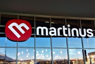 Svetelný nápis a logo Martinus